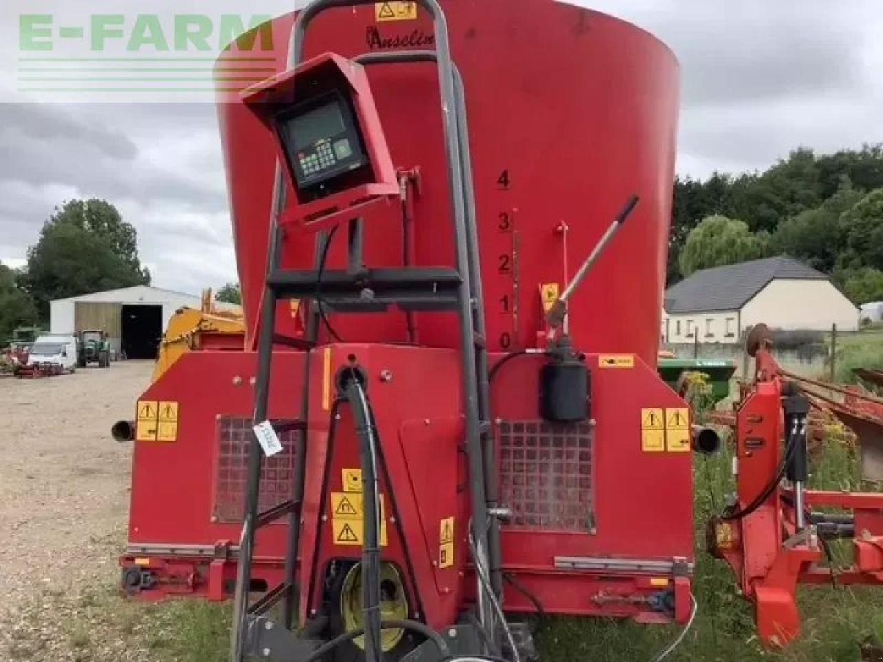 R.M.H. mixell141 - Livestock equipment: picture 1 R.M.H. mixell141 - Livestock equipment: picture 1