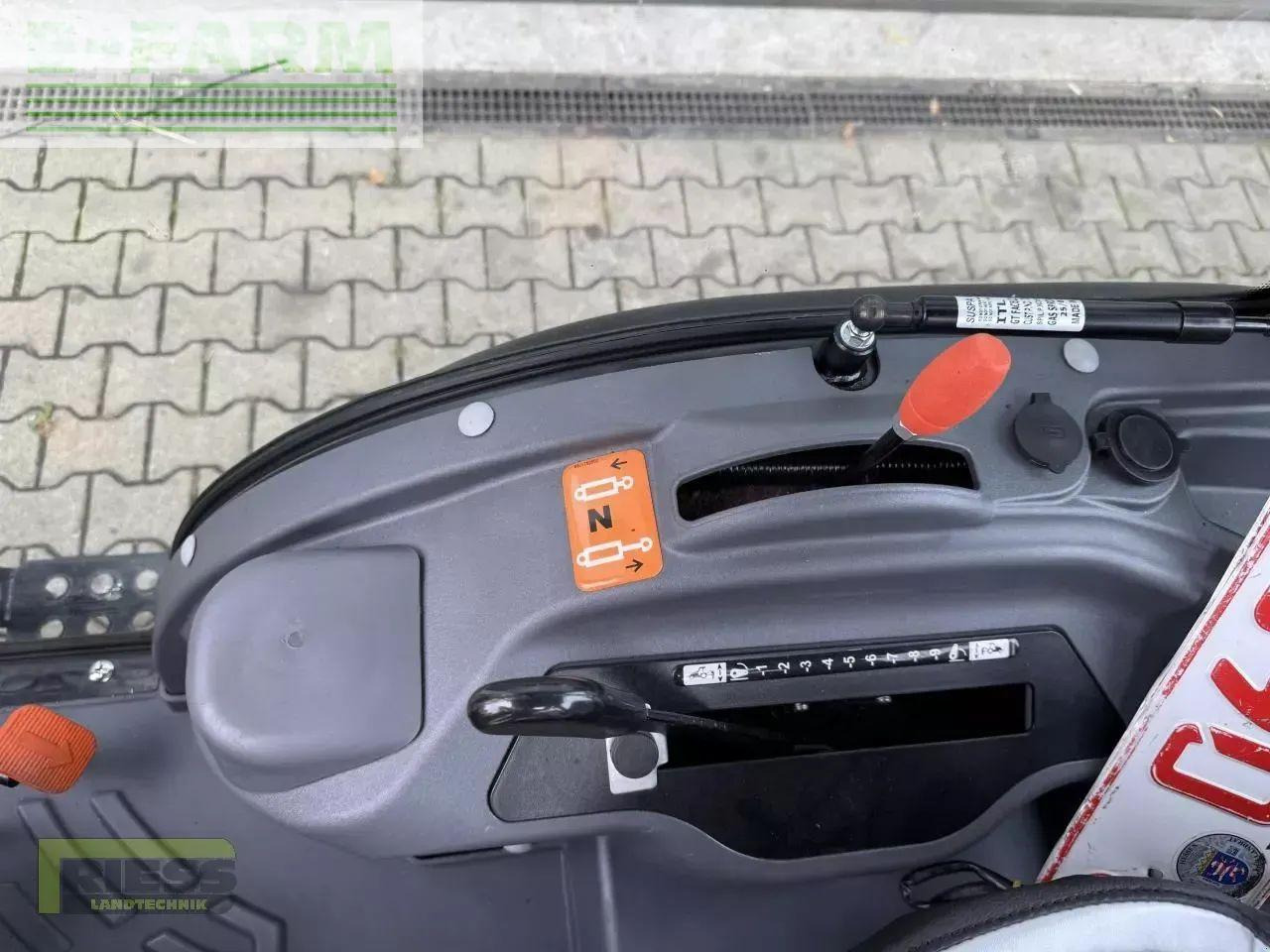 Solis 26 hst kabine panther (black) - Farm tractor: picture 5 Solis 26 hst kabine panther (black) - Farm tractor: picture 5