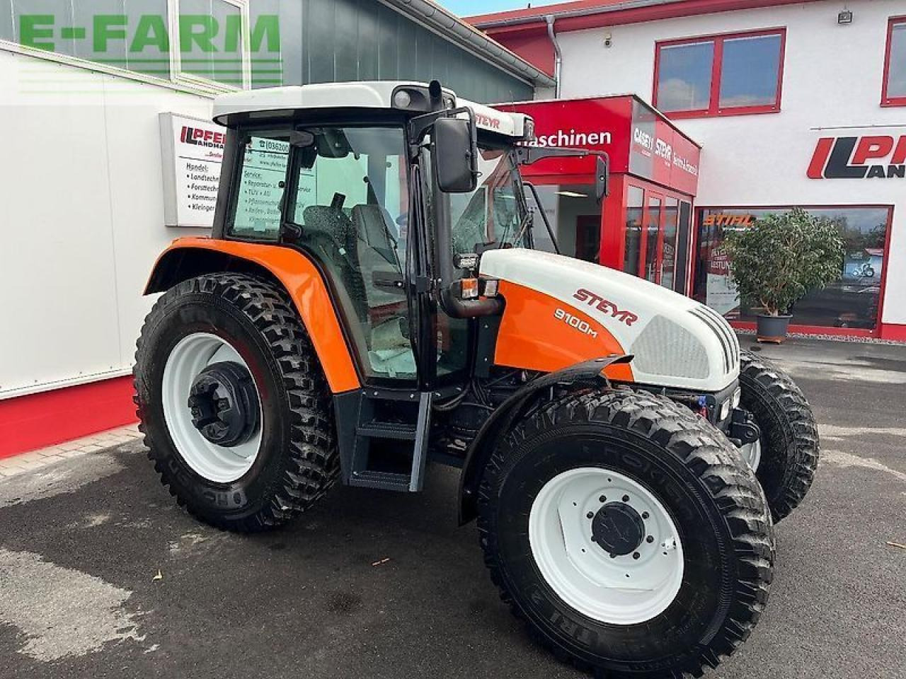 Steyr 9100 m kommunal - Farm tractor: picture 1 Steyr 9100 m kommunal - Farm tractor: picture 1