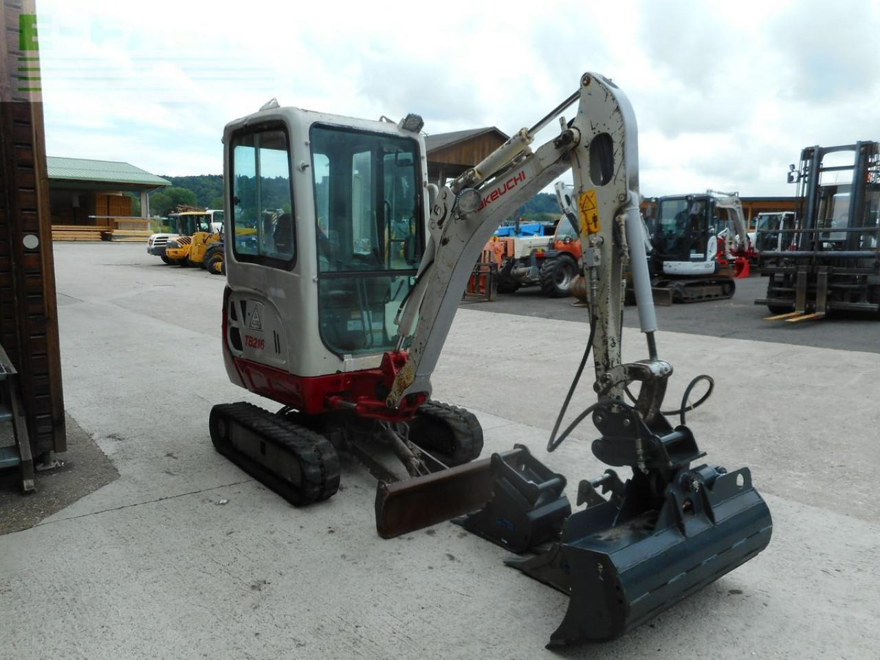 Takeuchi tb 216 ( 1.865kg ) schnellwechsler neu! löffel - Mini excavator: picture 4 Takeuchi tb 216 ( 1.865kg ) schnellwechsler neu! löffel - Mini excavator: picture 4