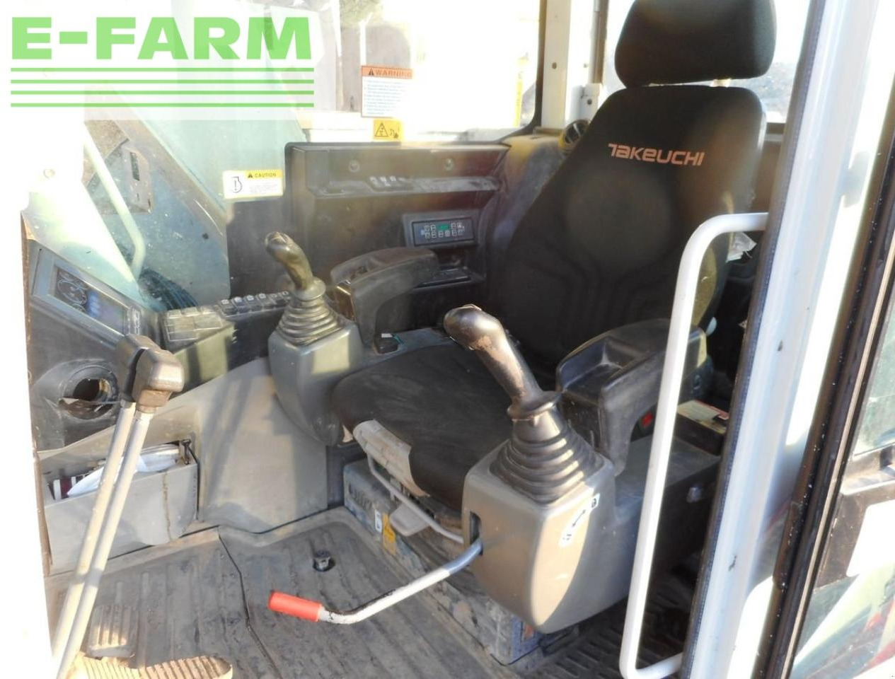 Crawler excavator Takeuchi tb2150r ( 15.420kg ): picture 6 Crawler excavator Takeuchi tb2150r ( 15.420kg ): picture 6