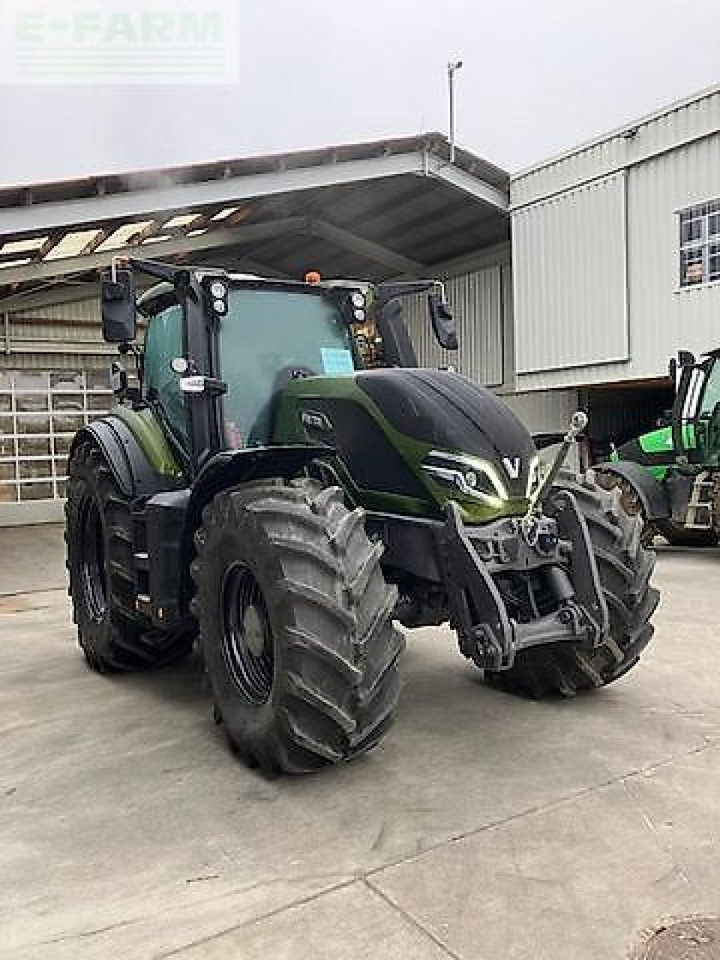 Valtra q305 - Farm tractor: picture 2 Valtra q305 - Farm tractor: picture 2