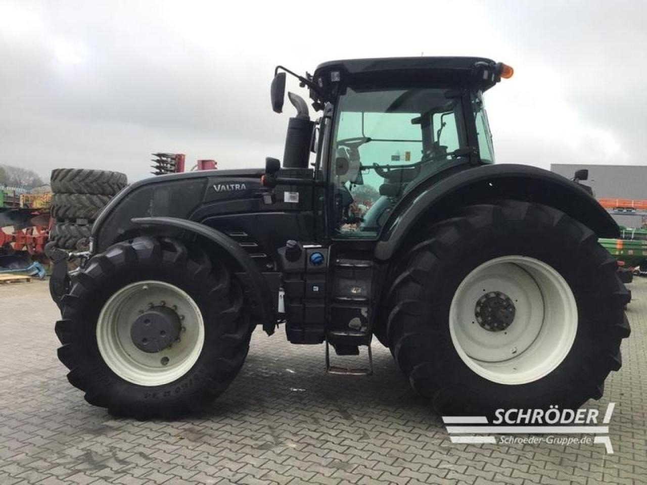 Valtra s 353 - Farm tractor: picture 4 Valtra s 353 - Farm tractor: picture 4