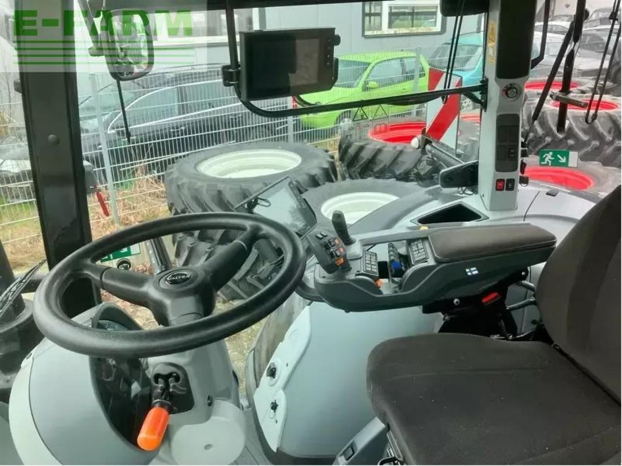 Valtra s324 smarttouch mr19 - Farm tractor: picture 4 Valtra s324 smarttouch mr19 - Farm tractor: picture 4
