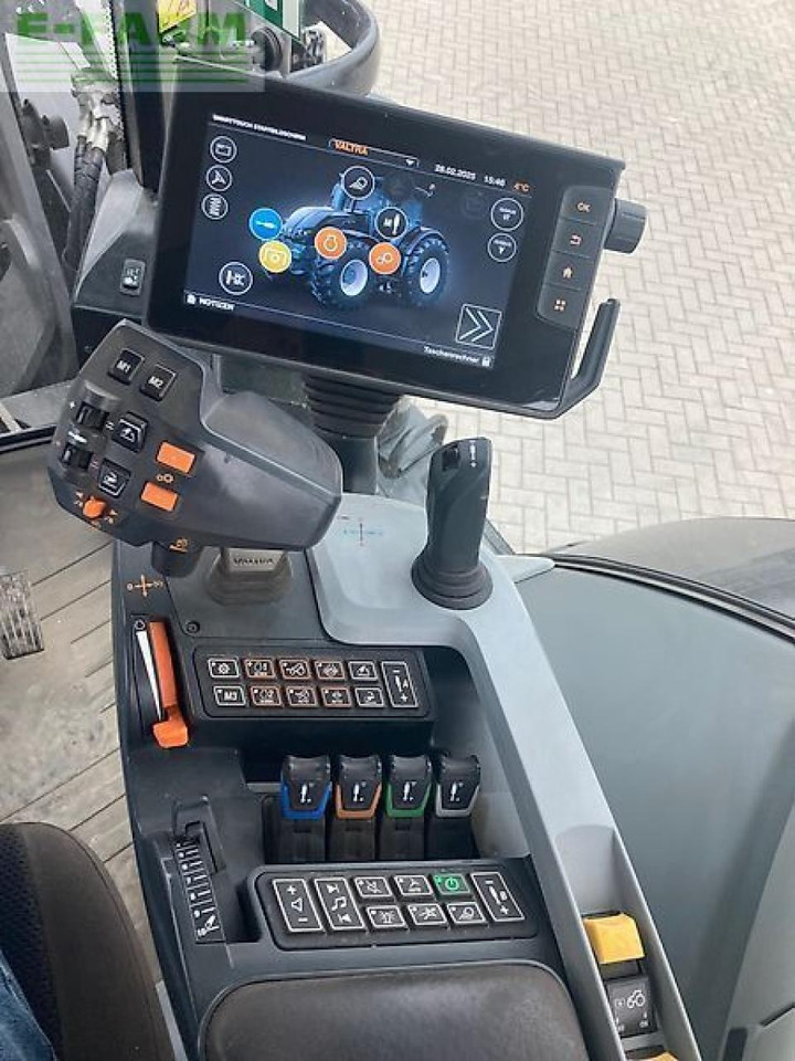 Farm tractor Valtra s374 smarttouch: picture 8