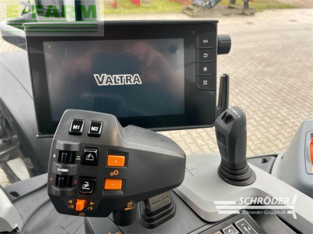 Farm tractor Valtra t 214 d smarttouch + rtk: picture 13 Farm tractor Valtra t 214 d smarttouch + rtk: picture 13