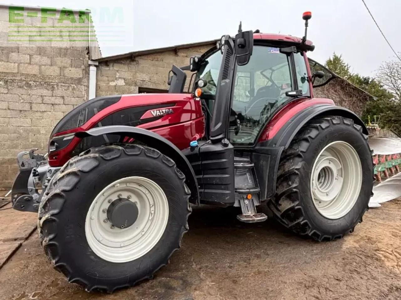 Valtra t174ea - Farm tractor: picture 1 Valtra t174ea - Farm tractor: picture 1