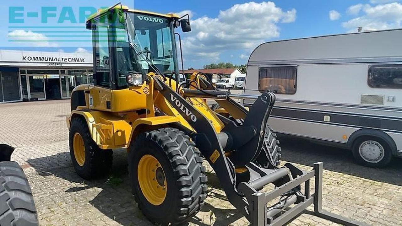 Volvo volvo l 30 - Mini excavator: picture 1 Volvo volvo l 30 - Mini excavator: picture 1