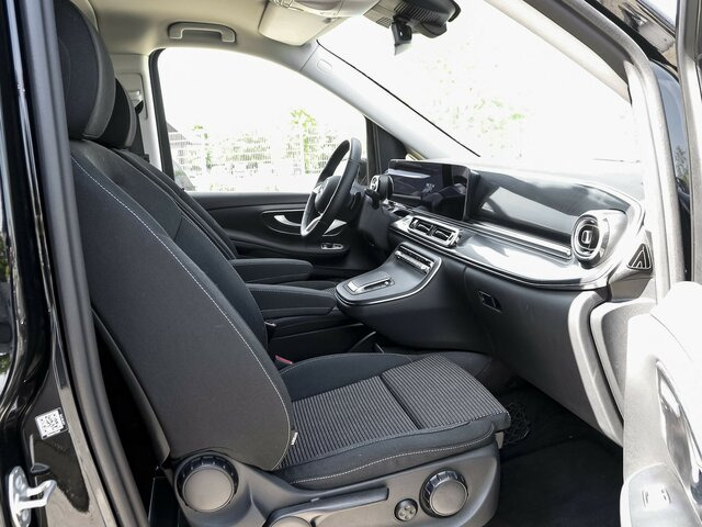 MERCEDES-BENZ V 220 d STYLE kompakt,6Sitzer,Distronic,AHK... - Passenger van: picture 4 MERCEDES-BENZ V 220 d STYLE kompakt,6Sitzer,Distronic,AHK... - Passenger van: picture 4