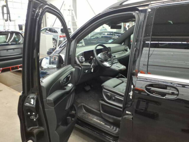 MERCEDES-BENZ V 300 Avantgarde Extralang,2xSchiebetür elektr.... - Passenger van: picture 2 MERCEDES-BENZ V 300 Avantgarde Extralang,2xSchiebetür elektr.... - Passenger van: picture 2