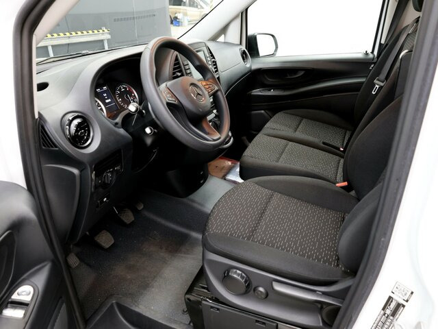 MERCEDES-BENZ Vito 114 Mixto,6 Sitzer,Klima,Navi,Tempomat... - Passenger van: picture 2 MERCEDES-BENZ Vito 114 Mixto,6 Sitzer,Klima,Navi,Tempomat... - Passenger van: picture 2