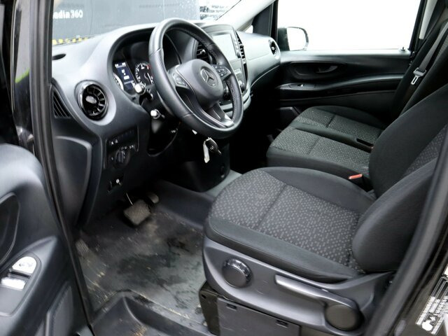 MERCEDES-BENZ Vito 116CDI lang,TourerPro,2xKlima,9Sitze,Kamera - Passenger van: picture 2 MERCEDES-BENZ Vito 116CDI lang,TourerPro,2xKlima,9Sitze,Kamera - Passenger van: picture 2