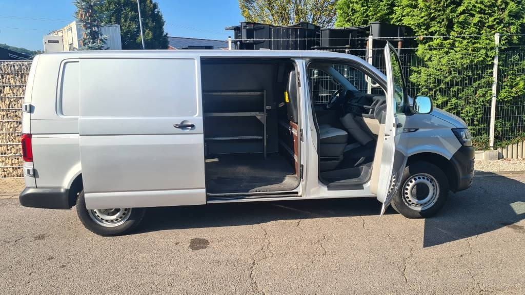 Volkswagen T5 2.0 TDI, Kasten, Werkstattschränke, Klima, AHK - Box van: picture 5 Volkswagen T5 2.0 TDI, Kasten, Werkstattschränke, Klima, AHK - Box van: picture 5