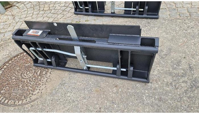 Big Bobcat 90 cm Adapter mit Euro Aufnahme - Attachment: picture 1 Big Bobcat 90 cm Adapter mit Euro Aufnahme - Attachment: picture 1