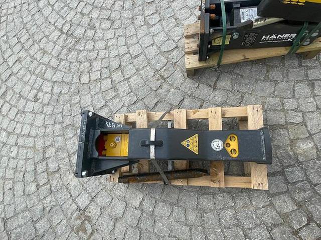 Mustang HM100 Hydraulikhammer - Hydraulic hammer: picture 4 Mustang HM100 Hydraulikhammer - Hydraulic hammer: picture 4