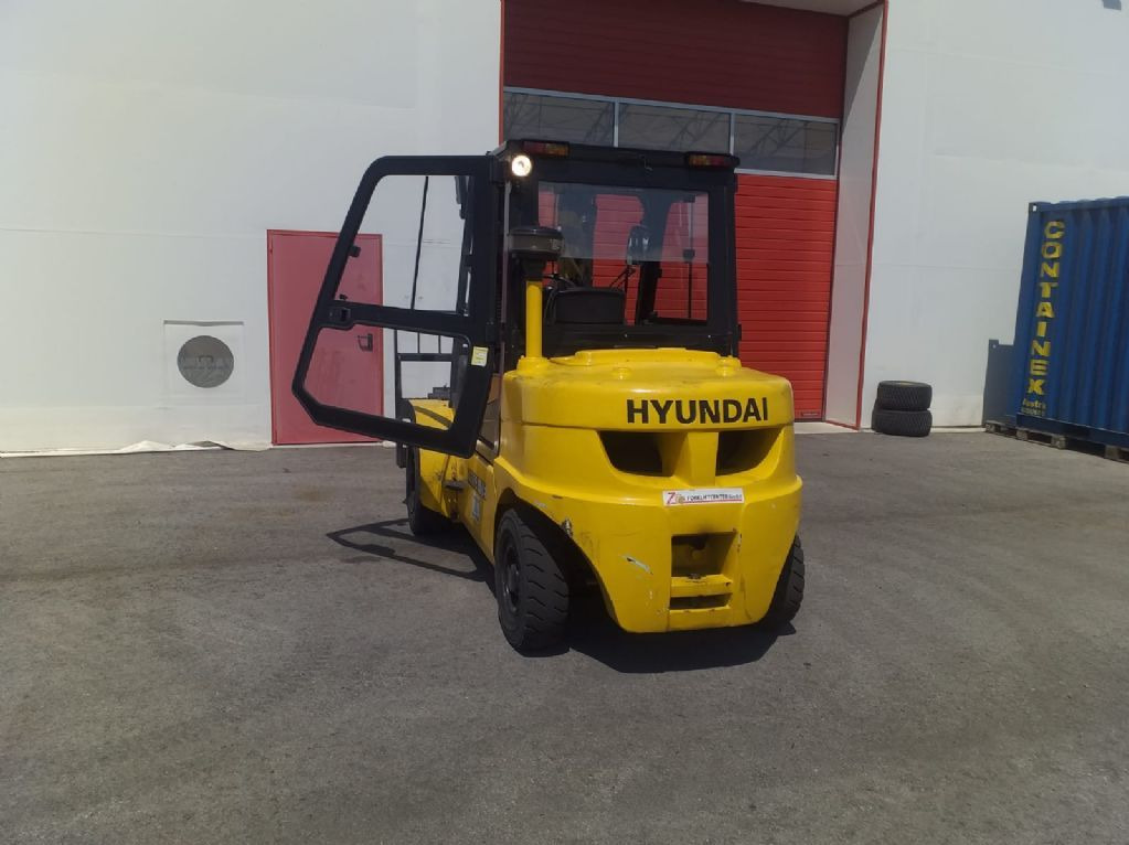 Hyundai 45DS-7E - Diesel forklift: picture 2 Hyundai 45DS-7E - Diesel forklift: picture 2