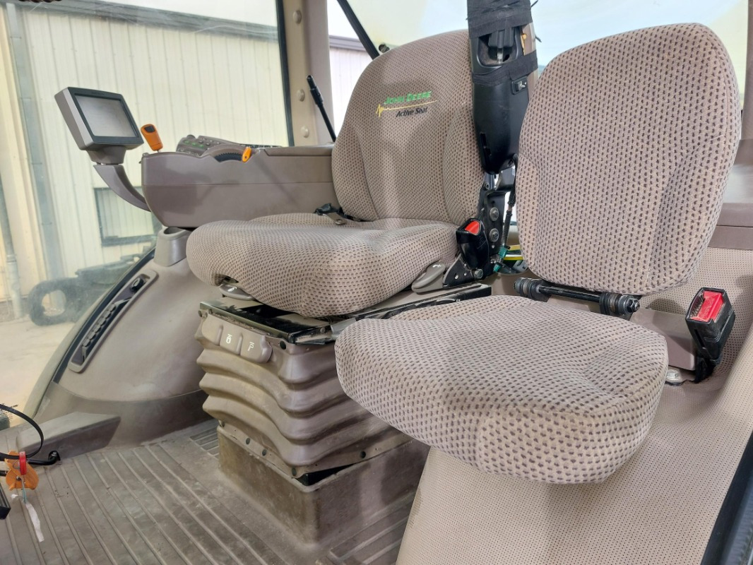 John Deere 7260R - Farm tractor: picture 5 John Deere 7260R - Farm tractor: picture 5