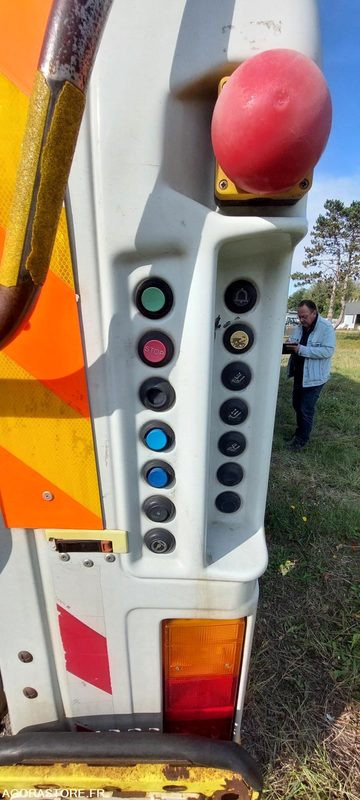 Garbage truck BENNE A ORDURES MENAGERES 14M3 - RENAULT PREMIUM - LOT N°2: picture 8 Garbage truck BENNE A ORDURES MENAGERES 14M3 - RENAULT PREMIUM - LOT N°2: picture 8