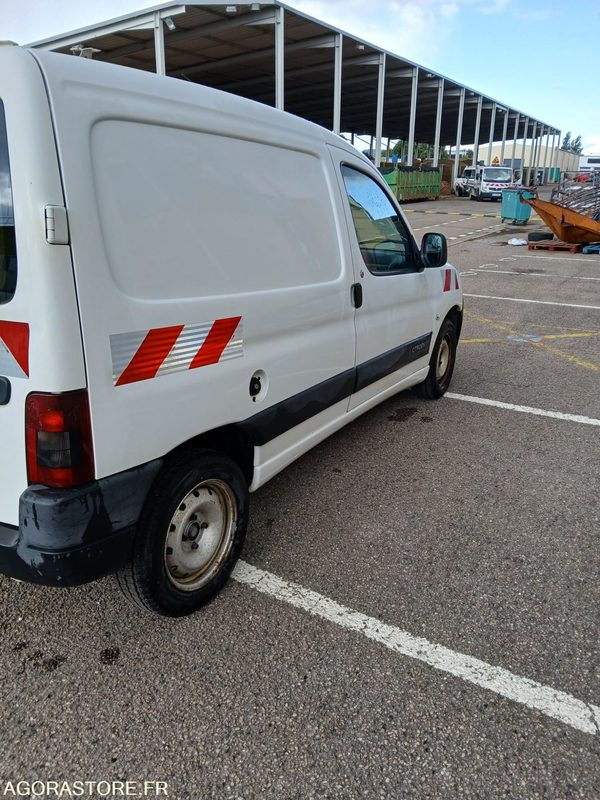 BERLINGO 495AHR54 220260 KM ATTENTON YA UNE CONTRE VISITE - Small van: picture 2 BERLINGO 495AHR54 220260 KM ATTENTON YA UNE CONTRE VISITE - Small van: picture 2