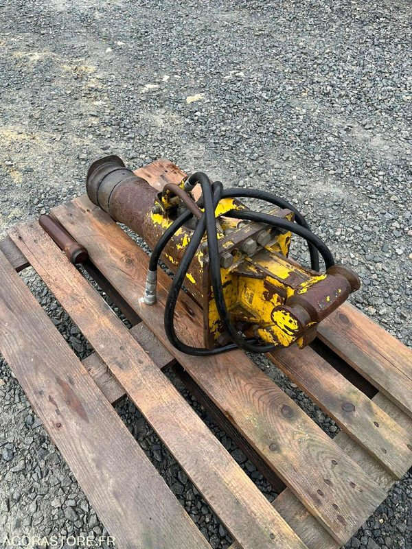 BRH mini pelle attache MORIN Brise roche - Hydraulic hammer: picture 4 BRH mini pelle attache MORIN Brise roche - Hydraulic hammer: picture 4