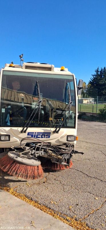 Balayeuse Euroclean Sicas modèle Millennium " New Generation" - Road sweeper: picture 3 Balayeuse Euroclean Sicas modèle Millennium " New Generation" - Road sweeper: picture 3