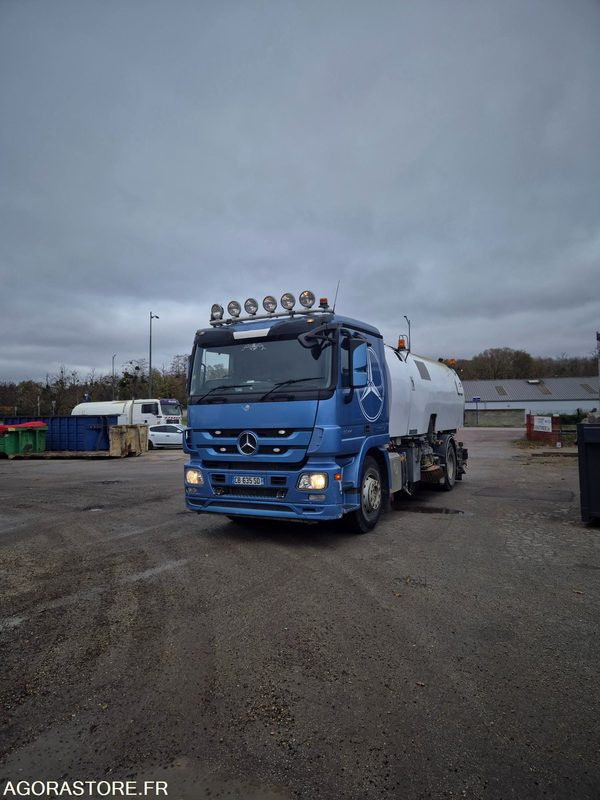 Balayeuse Eurovoirie Optifant 70 TA THP - 2012 - 242 000 heures - Road sweeper: picture 3 Balayeuse Eurovoirie Optifant 70 TA THP - 2012 - 242 000 heures - Road sweeper: picture 3