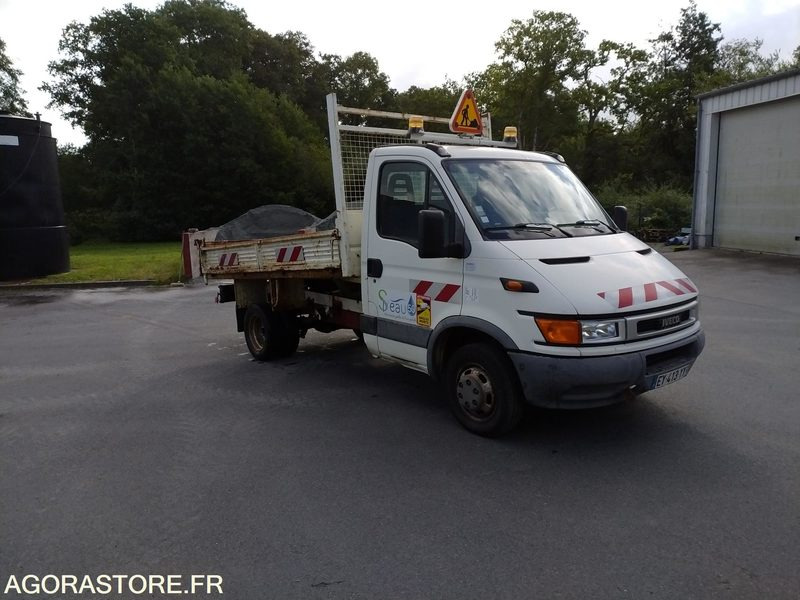 CAMION BENNE IVECO - EY413YY - 142000km - Tipper van: picture 2 CAMION BENNE IVECO - EY413YY - 142000km - Tipper van: picture 2
