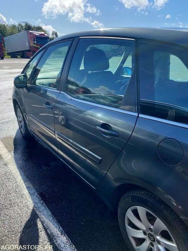 CITROEN PICASSO // CT-011-LS // 2013 - 215 102 KM - Car: picture 2 CITROEN PICASSO // CT-011-LS // 2013 - 215 102 KM - Car: picture 2
