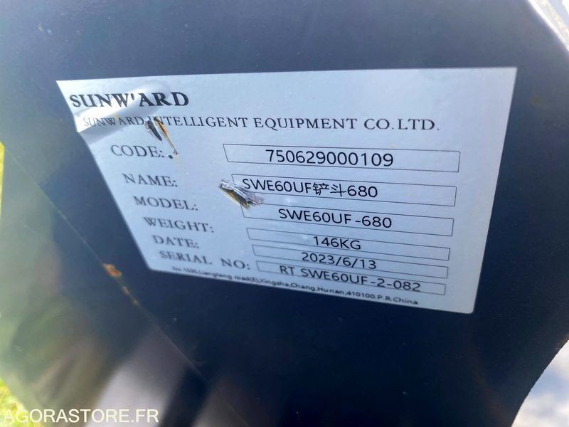 Coupleur hydraulique + 3 godets Neufs pour pelle 6T - Construction equipment: picture 5 Coupleur hydraulique + 3 godets Neufs pour pelle 6T - Construction equipment: picture 5