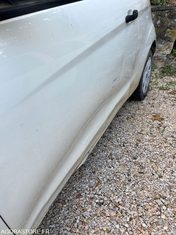 FORD KA - Car: picture 4 FORD KA - Car: picture 4