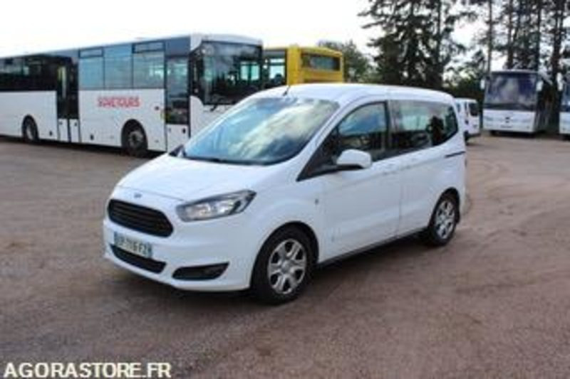 FORD TOURNEO - 2017 - 194 562 KMS - EP716FZ - Small van: picture 2 FORD TOURNEO - 2017 - 194 562 KMS - EP716FZ - Small van: picture 2