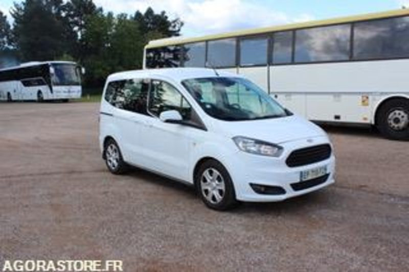 FORD TOURNEO - 2017 - 194 562 KMS - EP716FZ - Small van: picture 3 FORD TOURNEO - 2017 - 194 562 KMS - EP716FZ - Small van: picture 3