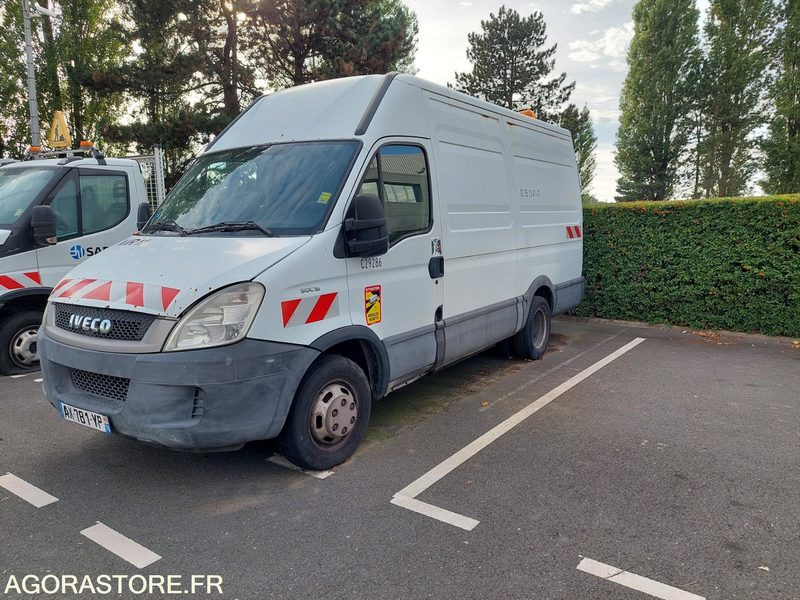 FOURGON IVECO AVEC GROUPE HP / AX781YP (VENTE EXPORT UNIQUEMENT) - Panel van: picture 1 FOURGON IVECO AVEC GROUPE HP / AX781YP (VENTE EXPORT UNIQUEMENT) - Panel van: picture 1
