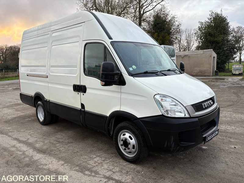 FOURGON IVECO DAILY 180 CV - 2011 - 195 600 KMS - Panel van: picture 1 FOURGON IVECO DAILY 180 CV - 2011 - 195 600 KMS - Panel van: picture 1