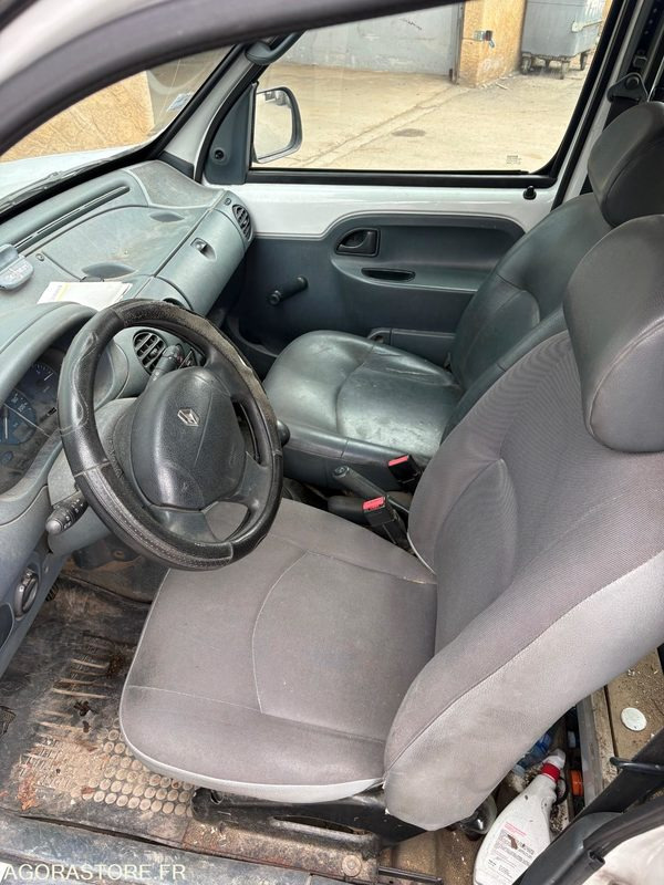 FOURGONNETTE RENAULT KANGOO - Small van: picture 3 FOURGONNETTE RENAULT KANGOO - Small van: picture 3