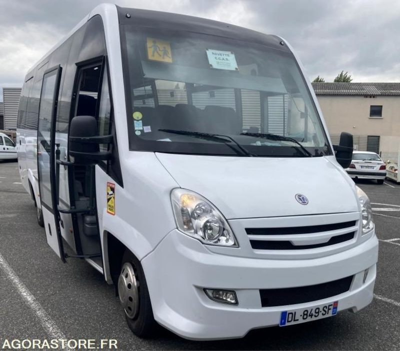 IVECO 70C17 DIETRICH CAREBUS - 2014 - 41295 KM - Minibus, Passenger van: picture 2 IVECO 70C17 DIETRICH CAREBUS - 2014 - 41295 KM - Minibus, Passenger van: picture 2