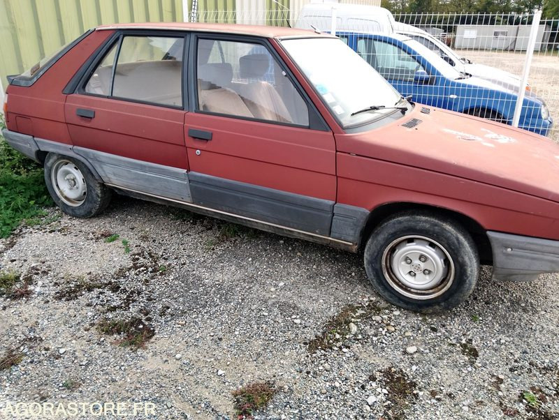 Lot A1 Renault 11 - Car: picture 2 Lot A1 Renault 11 - Car: picture 2