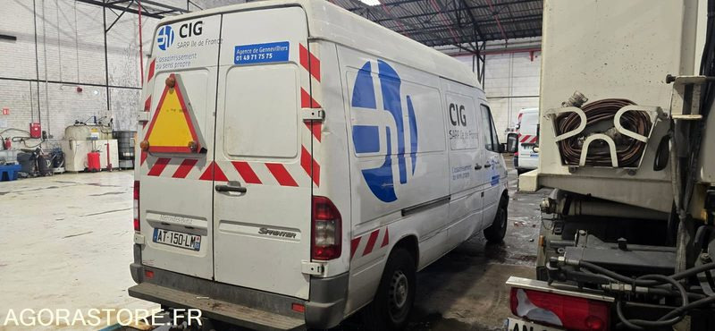 MERCEDES Sprinter fourgon 2006 175000Km Roulant sans CT PRO UNIQUEMENT - Panel van: picture 3 MERCEDES Sprinter fourgon 2006 175000Km Roulant sans CT PRO UNIQUEMENT - Panel van: picture 3