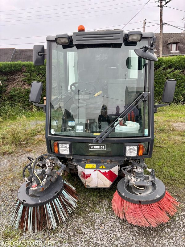 Mini balayeuse Swingo 200 - Road sweeper: picture 3 Mini balayeuse Swingo 200 - Road sweeper: picture 3
