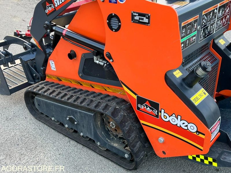 Mini chargeur porte outils SV25H moteur 25cv kubota - Loader: picture 3 Mini chargeur porte outils SV25H moteur 25cv kubota - Loader: picture 3