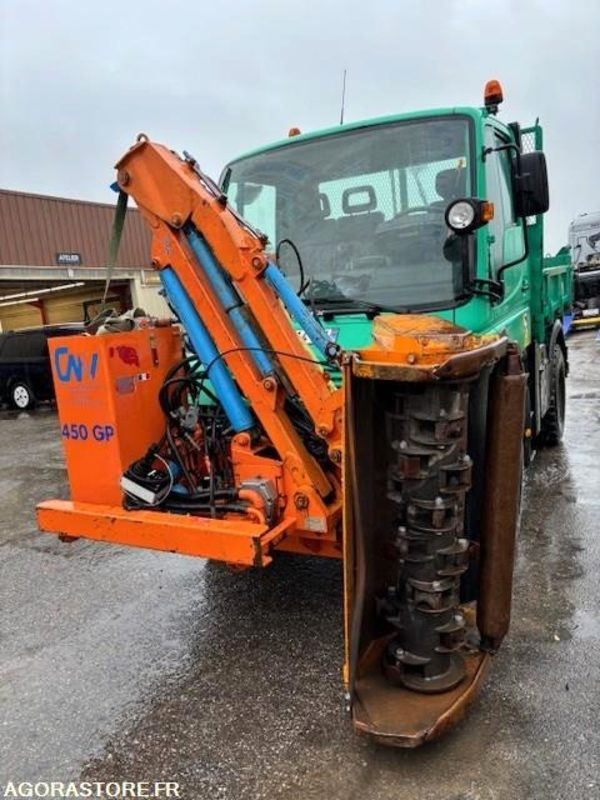 MERCEDES UNIMOG U300C VERSION COMMUNALE 2003 38210 KM + EPAREUSE CMV 450GP - Municipal/ Special vehicle: picture 2 MERCEDES UNIMOG U300C VERSION COMMUNALE 2003 38210 KM + EPAREUSE CMV 450GP - Municipal/ Special vehicle: picture 2