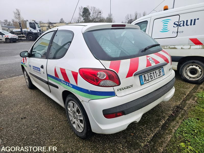 PEUGEOT 206+ - 2010 - 271008KM - AJ611JF - Car: picture 4 PEUGEOT 206+ - 2010 - 271008KM - AJ611JF - Car: picture 4