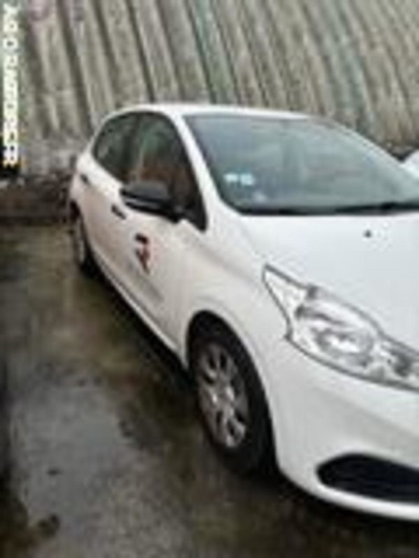 PEUGEOT 208 CG360P - Car: picture 1 PEUGEOT 208 CG360P - Car: picture 1