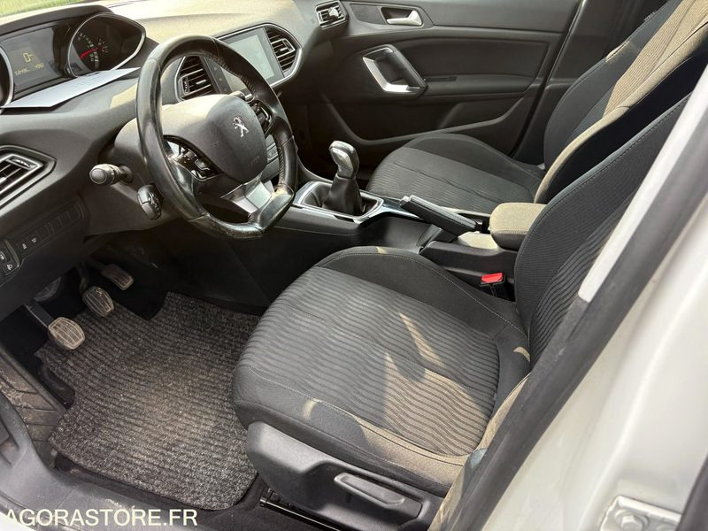 PEUGEOT 308 DIESEL 1.6 L HDI - Car: picture 5 PEUGEOT 308 DIESEL 1.6 L HDI - Car: picture 5