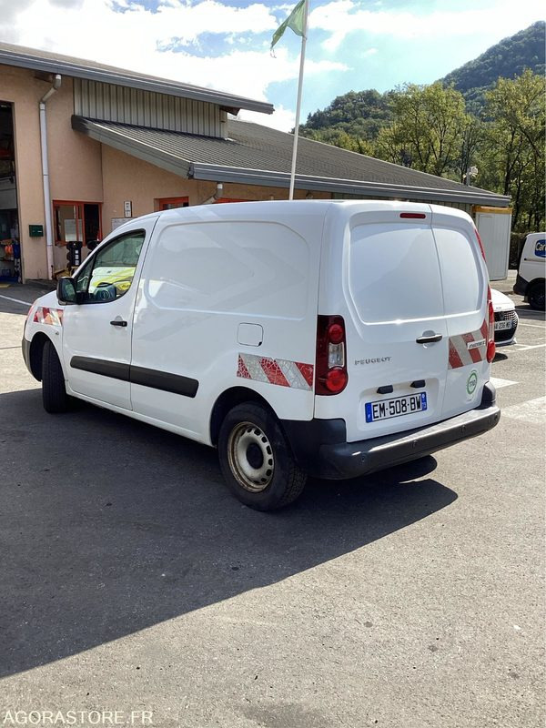Peugeot Partner - 2017 - 259854kms - (P1006117) - Panel van: picture 4 Peugeot Partner - 2017 - 259854kms - (P1006117) - Panel van: picture 4