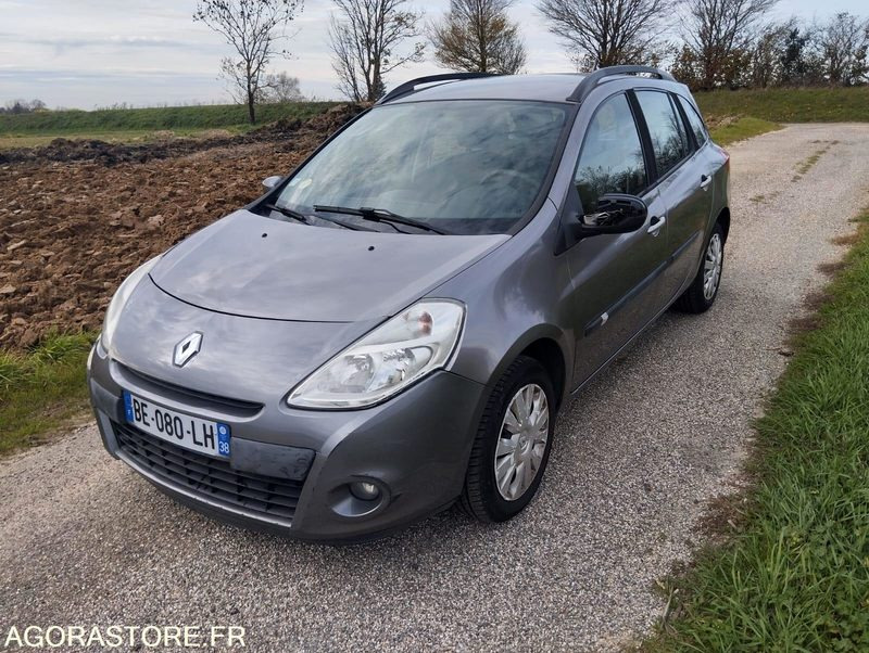RENAULT CLIO 1.5 DCI - 136000 KILOMETRES - DIESEL - ANNÉE 2010 - Station wagon: picture 1 RENAULT CLIO 1.5 DCI - 136000 KILOMETRES - DIESEL - ANNÉE 2010 - Station wagon: picture 1
