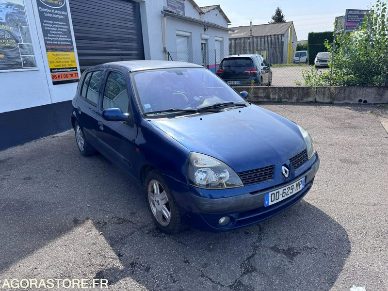 RENAULT CLIO 1.5 DCI 90CH - 2003 - 190000KMS - Car: picture 2 RENAULT CLIO 1.5 DCI 90CH - 2003 - 190000KMS - Car: picture 2