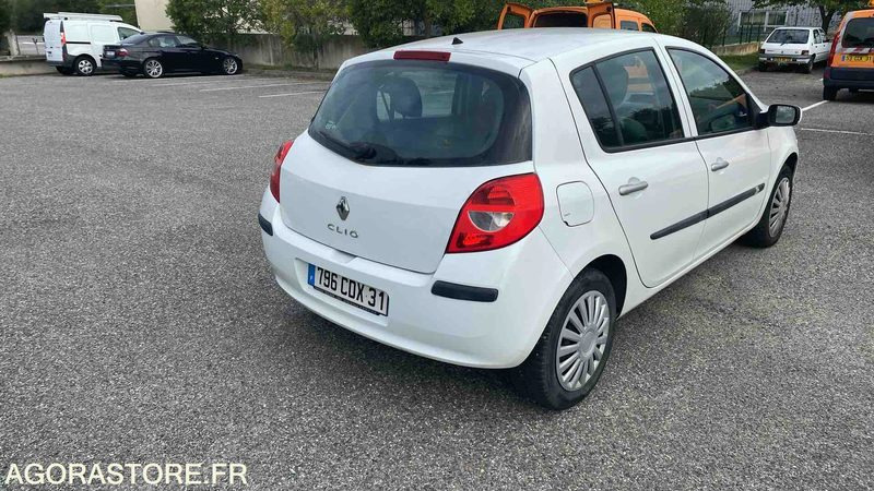 RENAULT CLIO - 2008 - 171835 KM - Car: picture 4 RENAULT CLIO - 2008 - 171835 KM - Car: picture 4