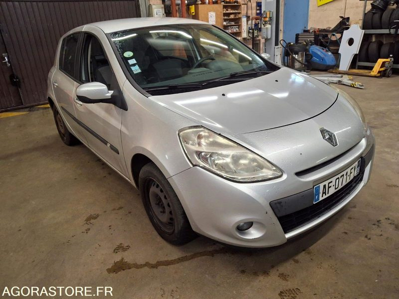RENAULT CLIO 3 ESSENCE - Car: picture 2 RENAULT CLIO 3 ESSENCE - Car: picture 2