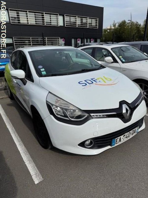 RENAULT CLIO - Car: picture 1 RENAULT CLIO - Car: picture 1